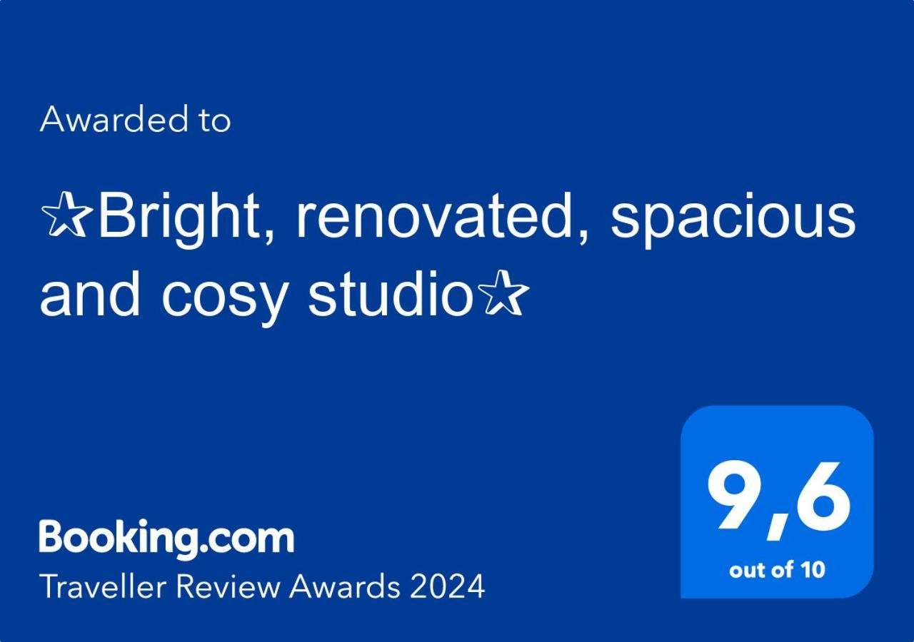 ✰Bright, Renovated, Spacious And Cosy Studio✰ 아테네 외부 사진